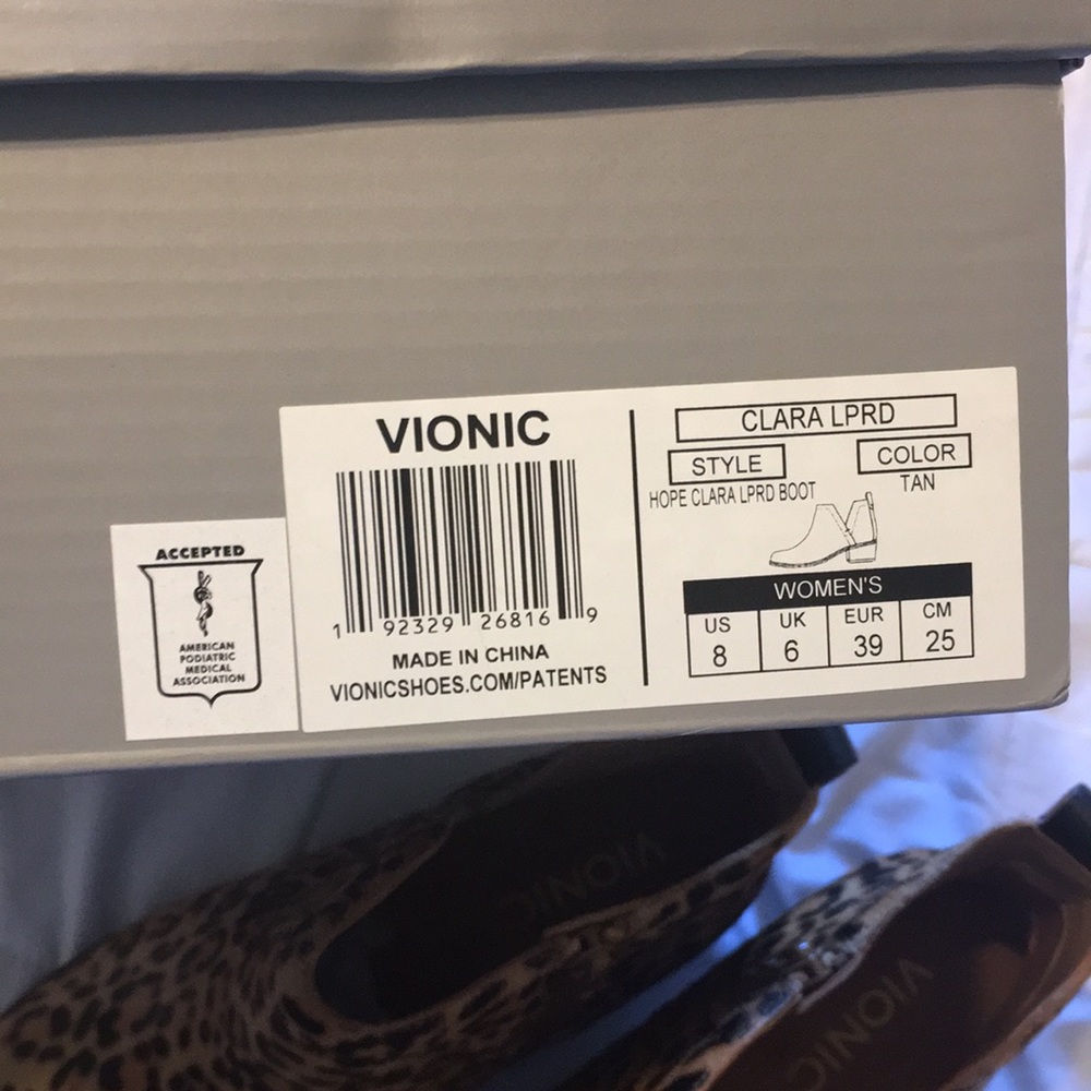 Vionic Leopard Hope Clara Bootie Chelsea bootie cow hair 8 Water-Resistance NIB - Picture 8 of 13